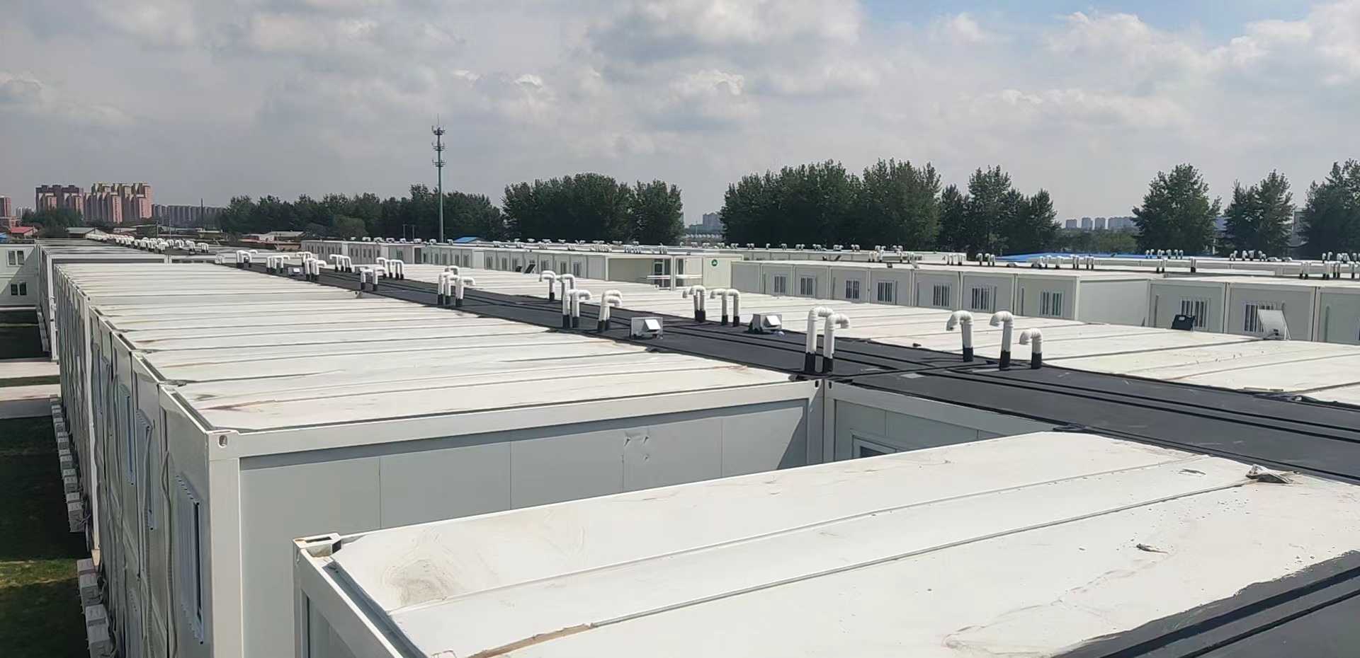 眾志成城，共同抗疫！廣恒防水馳援遼陽(yáng)方艙醫(yī)院項(xiàng)目。