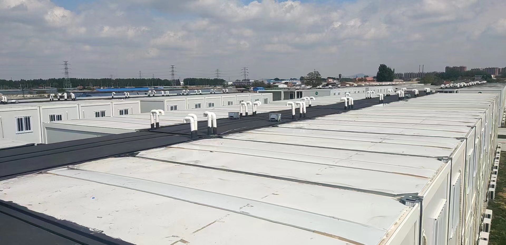 眾志成城，共同抗疫！廣恒防水馳援遼陽(yáng)方艙醫(yī)院項(xiàng)目。